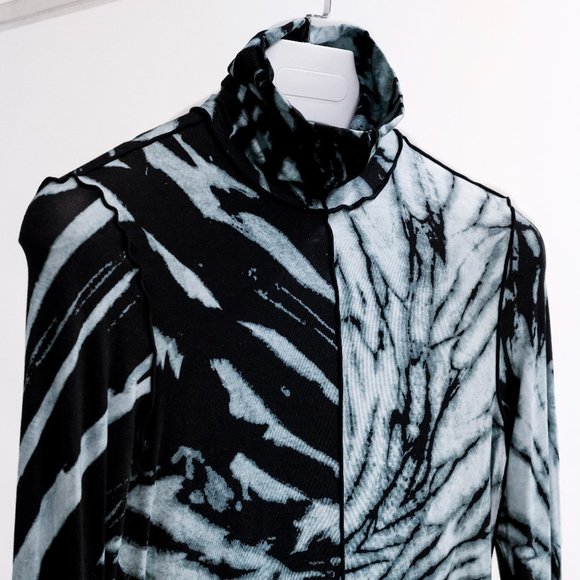 Proenza Schouler White Label Blue & Black Spiral Tie-Dye Turtleneck Top - Picture 1 of 10